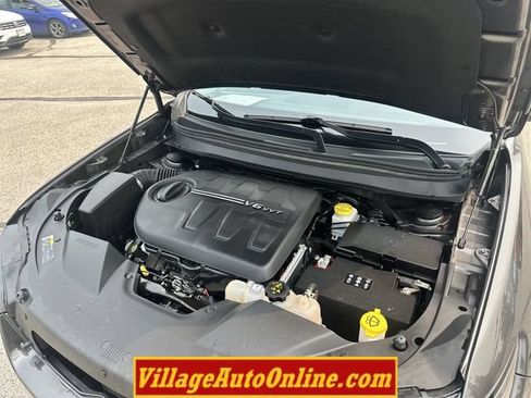 Used 2020 Jeep Cherokee Latitude Plus AWD/4WD image 40