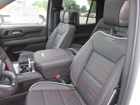 New 2026 GMC Yukon AT4 Ultimate w/ LPO, Floor Liner Package AWD/4WD image 11