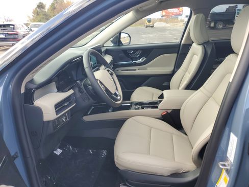 New 2026 Lincoln Corsair Premiere image 12