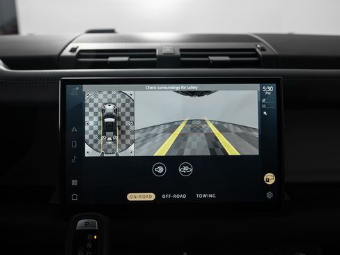 Used 2024 Land Rover Defender 110 SE image 36