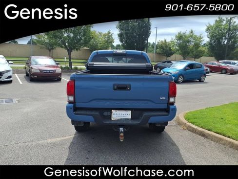 Used 2019 Toyota Tacoma TRD Sport AWD/4WD image 4