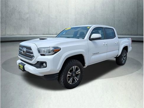 Used 2016 Toyota Tacoma TRD Sport w/ Towing Package AWD/4WD image 1