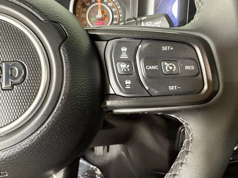 Used 2026 Jeep Wrangler Unlimited Rubicon AWD/4WD image 25