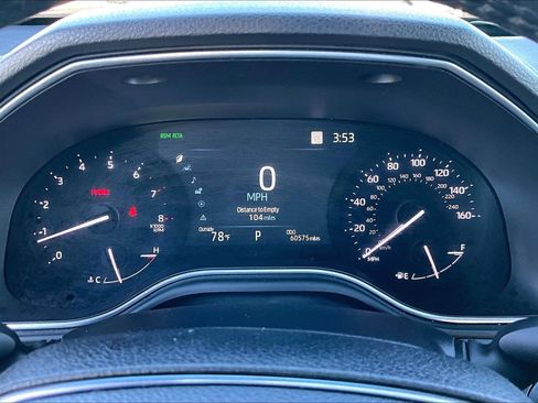 Used 2022 Toyota Avalon XLE FWD image 21