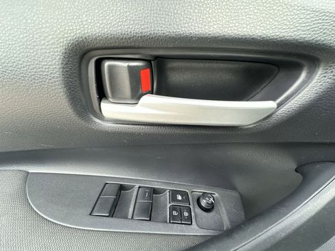 Used 2020 Toyota Corolla LE image 15