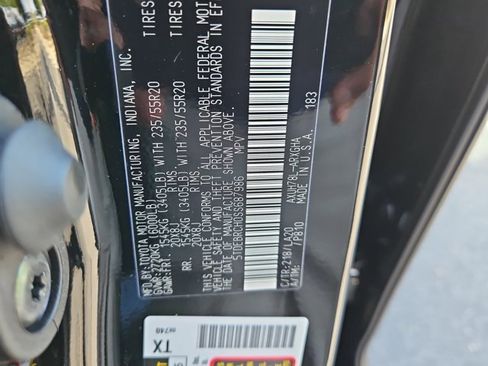 New 2025 Toyota Highlander Platinum image 32