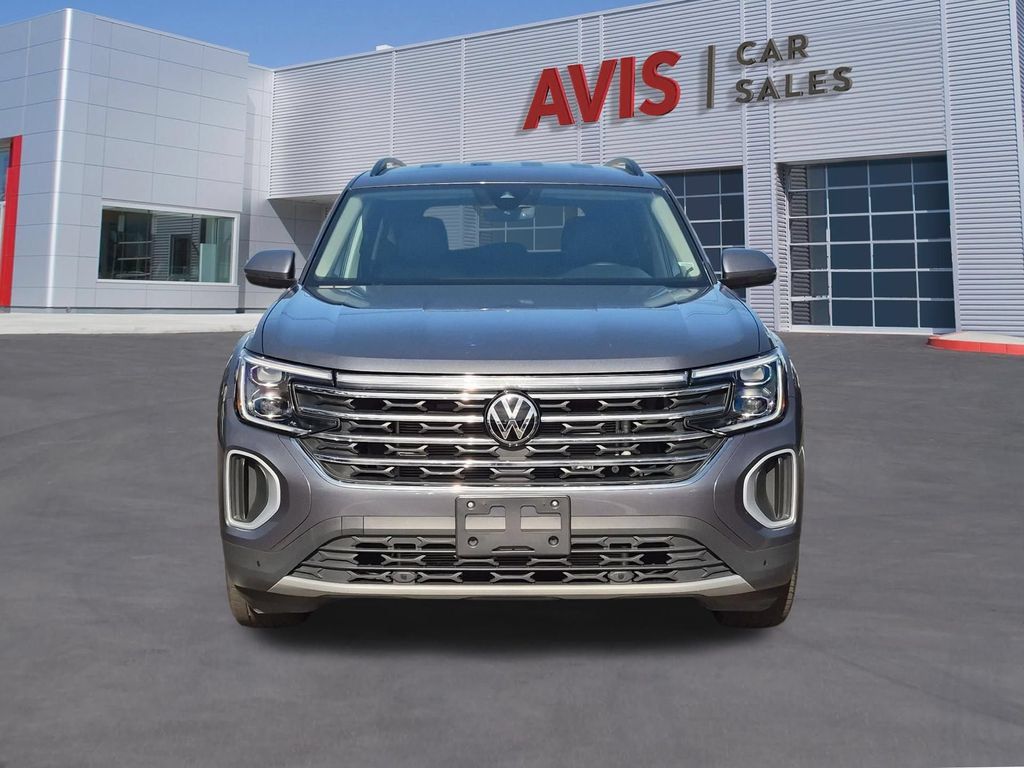 Used 2025 Volkswagen Atlas SE FWD image 2