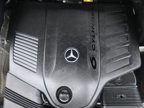 Used 2021 Mercedes-Benz GLS 450 4MATIC image 28