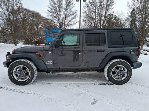 Used 2018 Jeep Wrangler Unlimited Sport image 3