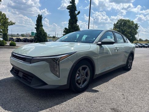 Used 2025 Kia K4 FWD image 15