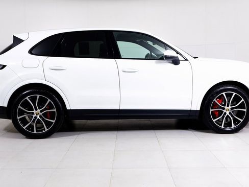 Certified 2024 Porsche Cayenne S image 26