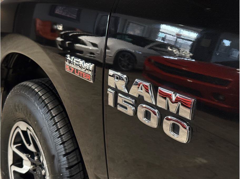 Used 2016 RAM 1500 ST w/ SXT Appearance Group RWD image 33