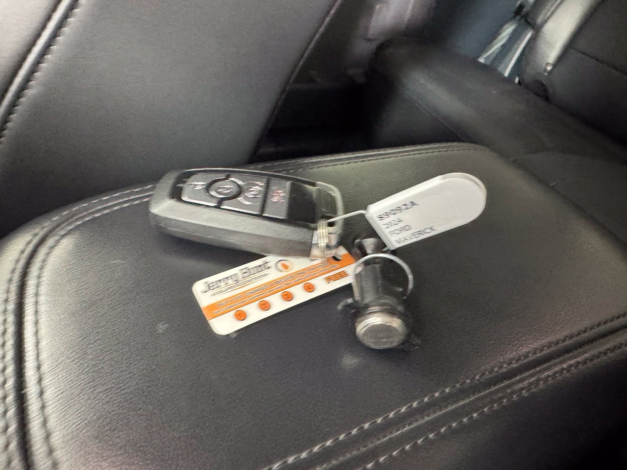 Used 2024 Ford Maverick Lariat w/ Black Appearance Package FWD image 3