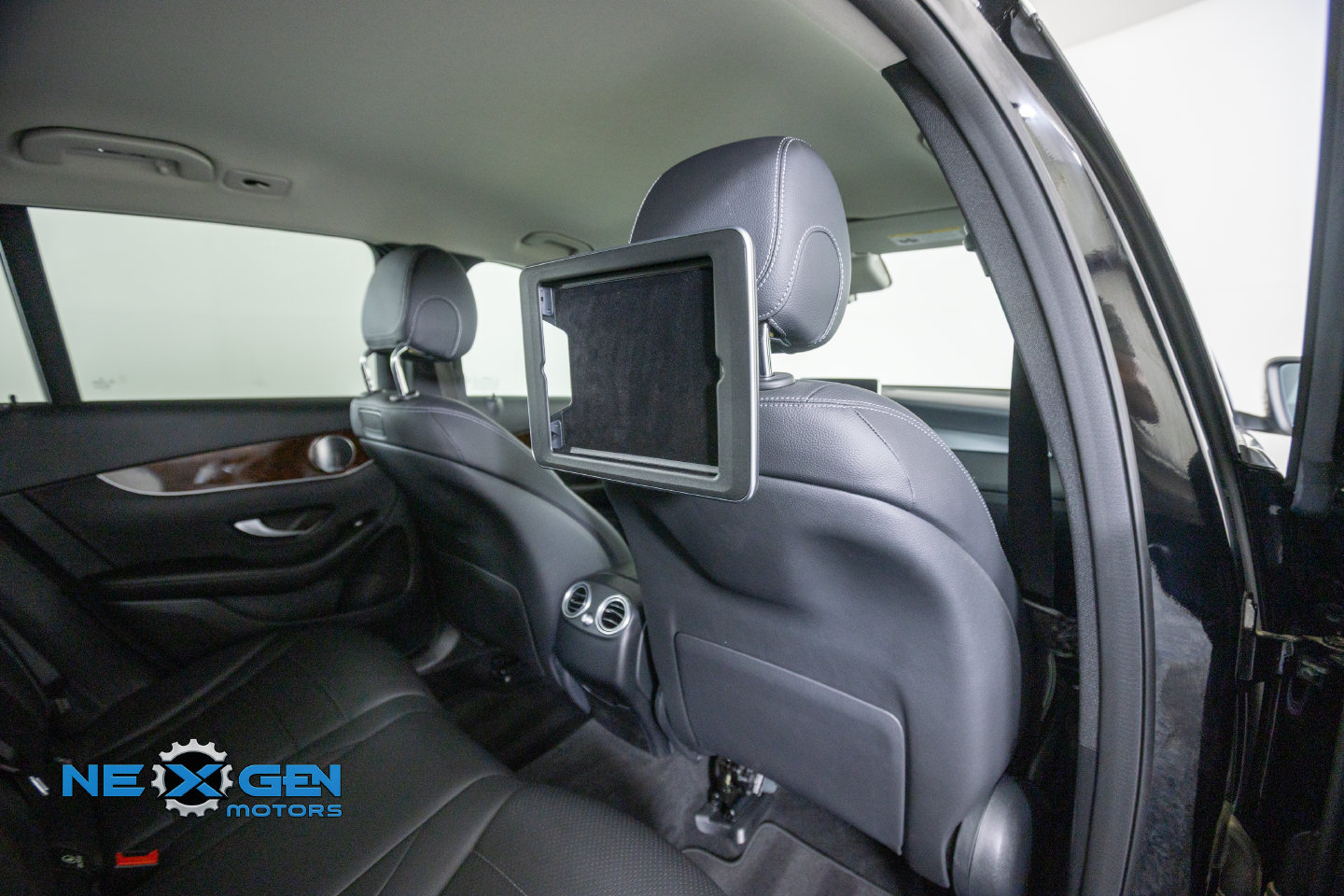 Used 2019 Mercedes-Benz GLC 300 4MATIC image 36