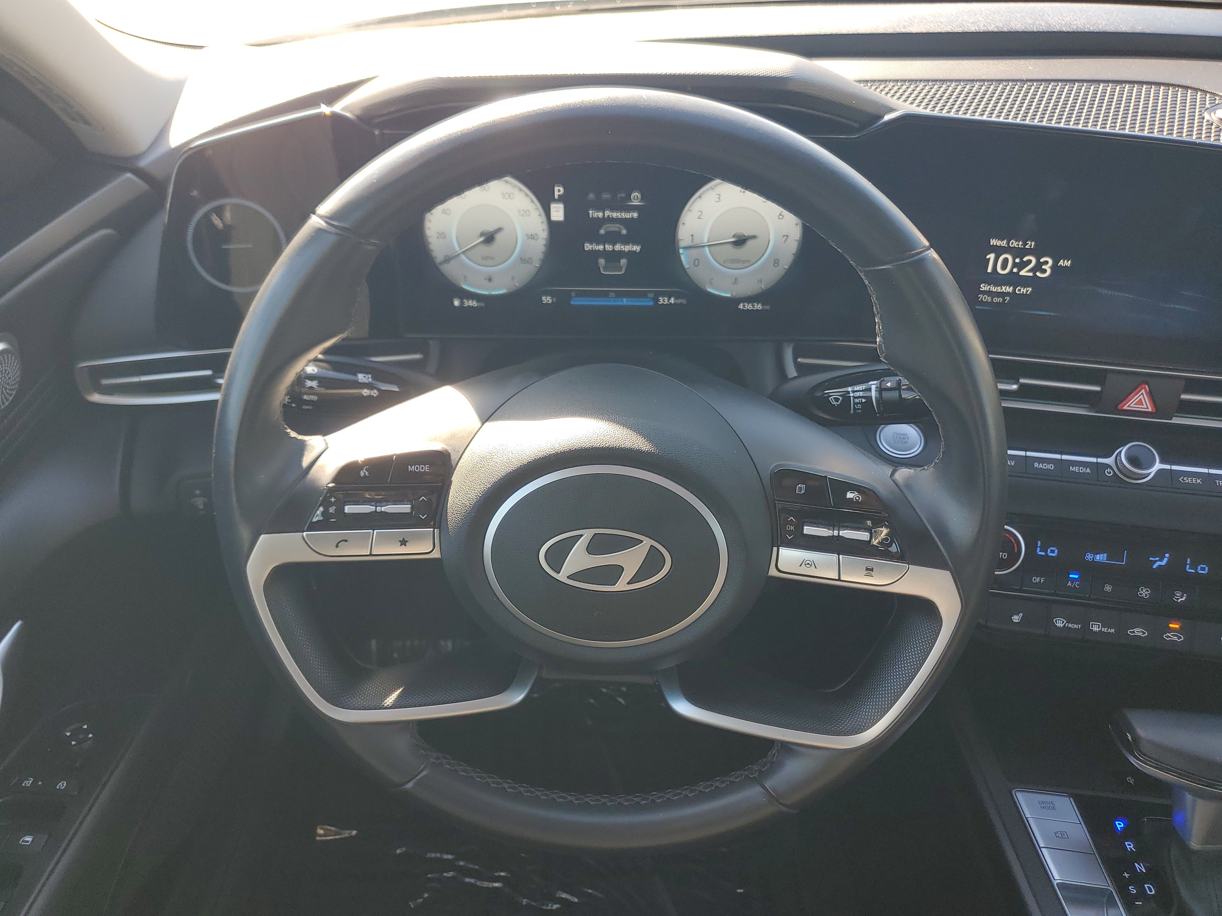 Used 2025 Hyundai Elantra SEL FWD image 21