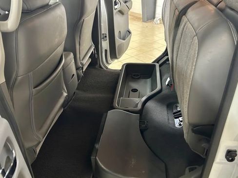 Used 2019 Nissan Frontier SL AWD/4WD image 17