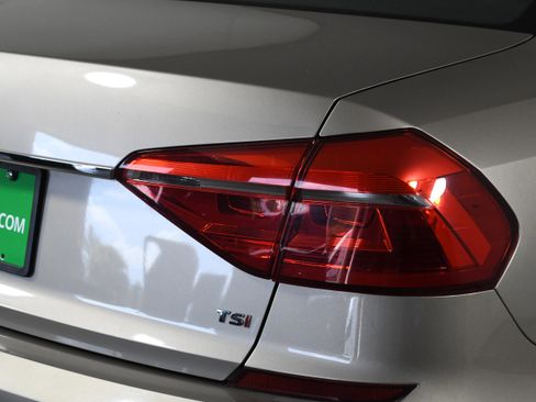 Used 2016 Volkswagen Passat 1.8T S image 31