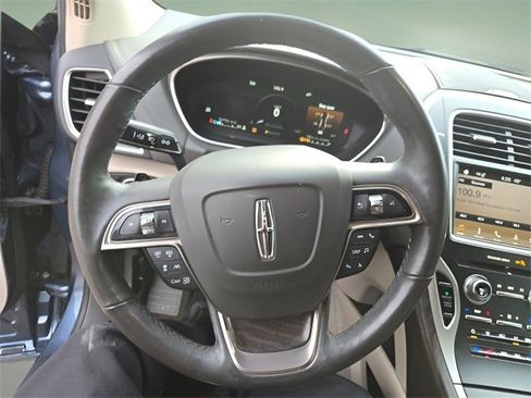 Used 2019 Lincoln Nautilus Reserve image 14