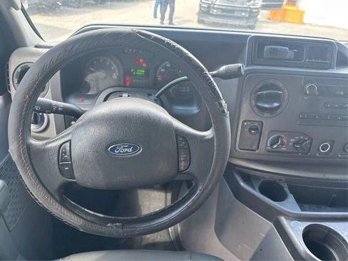 Used 2012 Ford E-250 and Econoline 250 w/ PWR Group RWD image 18
