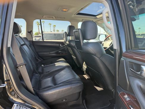 Used 2015 Lexus LX 570 4WD w/ Luxury Package image 23