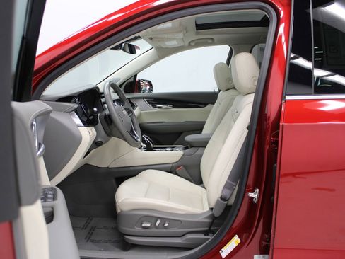 Certified 2024 Cadillac XT6 Premium Luxury w/ LPO, Floor Liner Package image 17