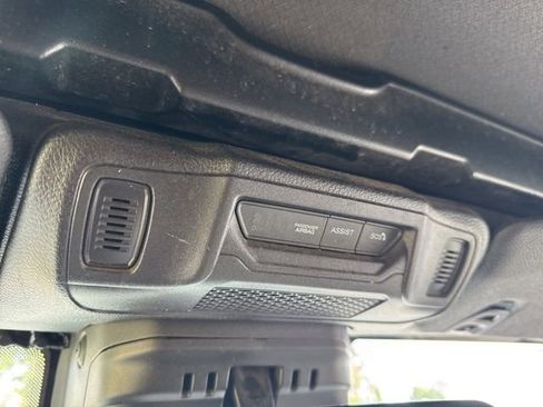 Used 2024 Jeep Wrangler Rubicon image 19