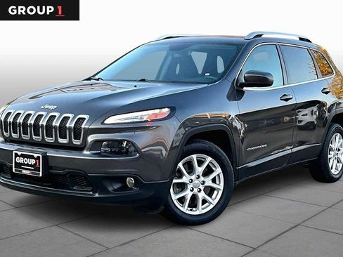 Used 2017 Jeep Cherokee Latitude w/ Safety/Convenience Group image 1