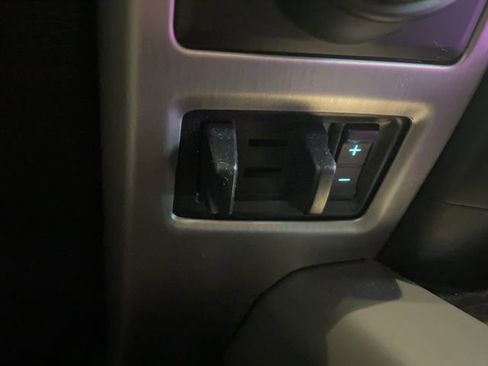 Used 2016 Ford F150 Platinum w/ Technology Package image 27