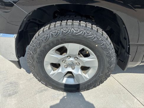Used 2019 RAM 1500 Big Horn AWD/4WD image 11