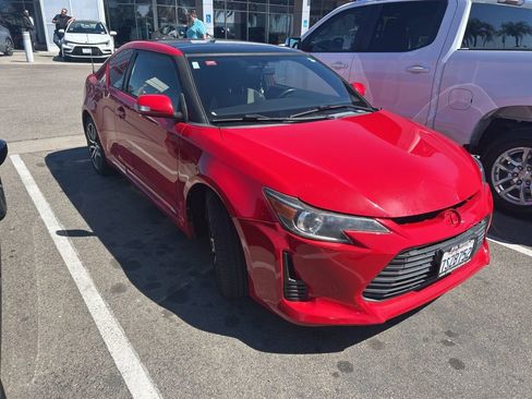 Used 2016 Scion tC image 3