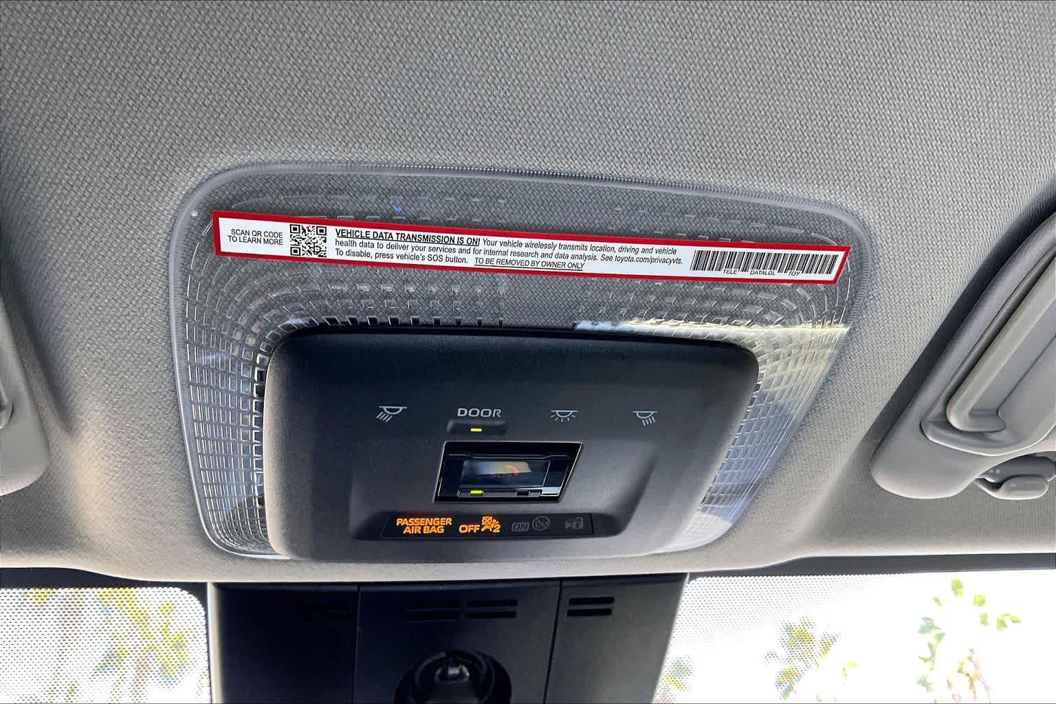 Certified 2025 Toyota Prius LE FWD image 33