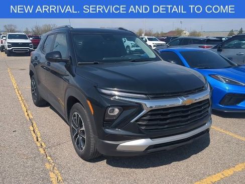 Used 2024 Chevrolet TrailBlazer LT w/ LT Cold Weather Package image 9