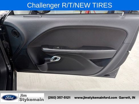 Used 2020 Dodge Challenger R/T RWD image 29