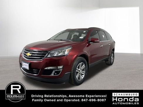 Used 2016 Chevrolet Traverse LT w/ Traveler's Package image 2