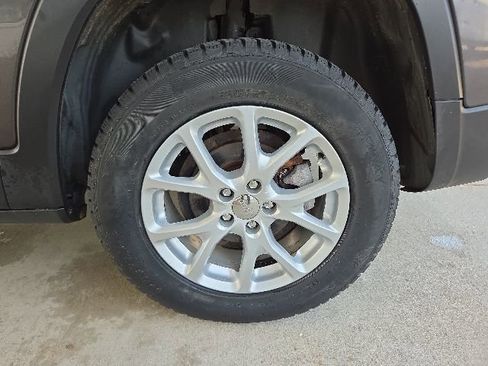 Used 2014 Jeep Cherokee Latitude w/ Cold Weather Group FWD image 65
