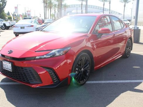 Certified 2026 Toyota Camry SE w/ Convenience Package FWD image 5