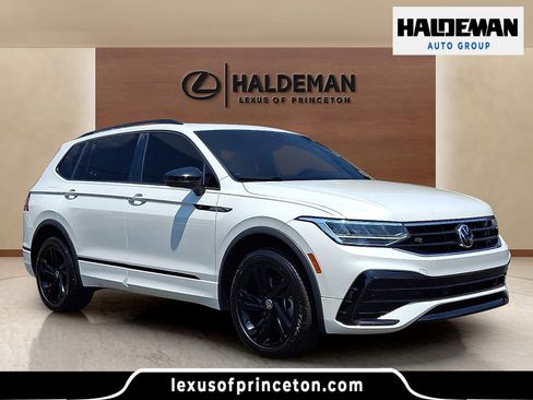 Used 2023 Volkswagen Tiguan SE R-Line AWD/4WD image 1