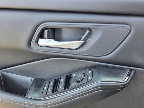 Used 2026 Nissan Rogue SV image 28