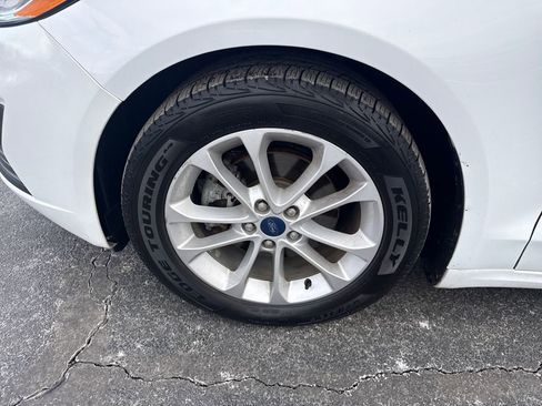 Used 2020 Ford Fusion SE image 19