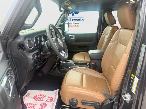 Used 2023 Jeep Wrangler Unlimited Sahara w/ Cold Weather Group AWD/4WD image 11