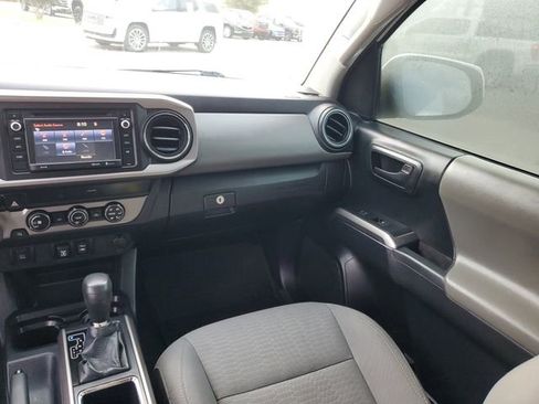 Used 2019 Toyota Tacoma TRD Sport image 14