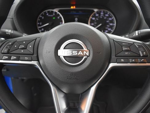 Used 2025 Nissan Sentra SV w/ Trunk Package image 29