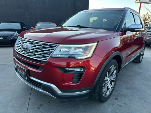 Used 2018 Ford Explorer Platinum image 3