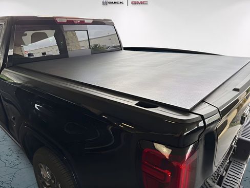 Used 2025 GMC Sierra 1500 Denali Ultimate AWD/4WD image 9