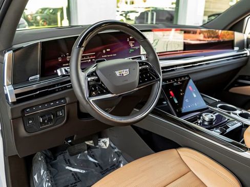Used 2025 Cadillac Escalade Premium Luxury w/ Touring Package AWD/4WD image 18