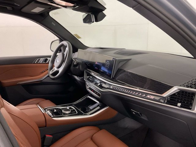 Certified 2026 BMW X5 xDrive40i w/ M Sport Package AWD/4WD image 29