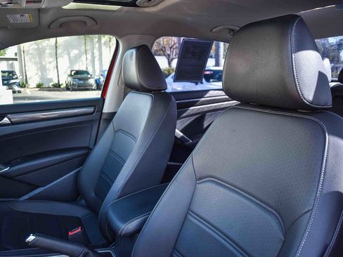 Used 2020 Volkswagen Passat 2.0T R-Line image 23