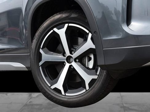 New 2026 Volkswagen Tiguan SE AWD/4WD image 3