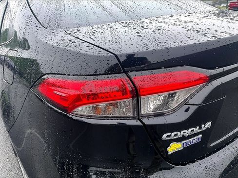 Used 2025 Toyota Corolla LE FWD image 34