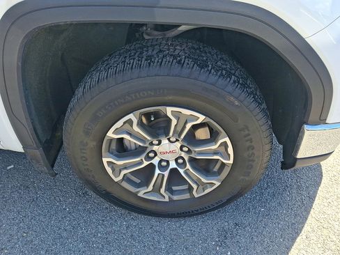 Used 2024 GMC Sierra 1500 SLT AWD/4WD image 9